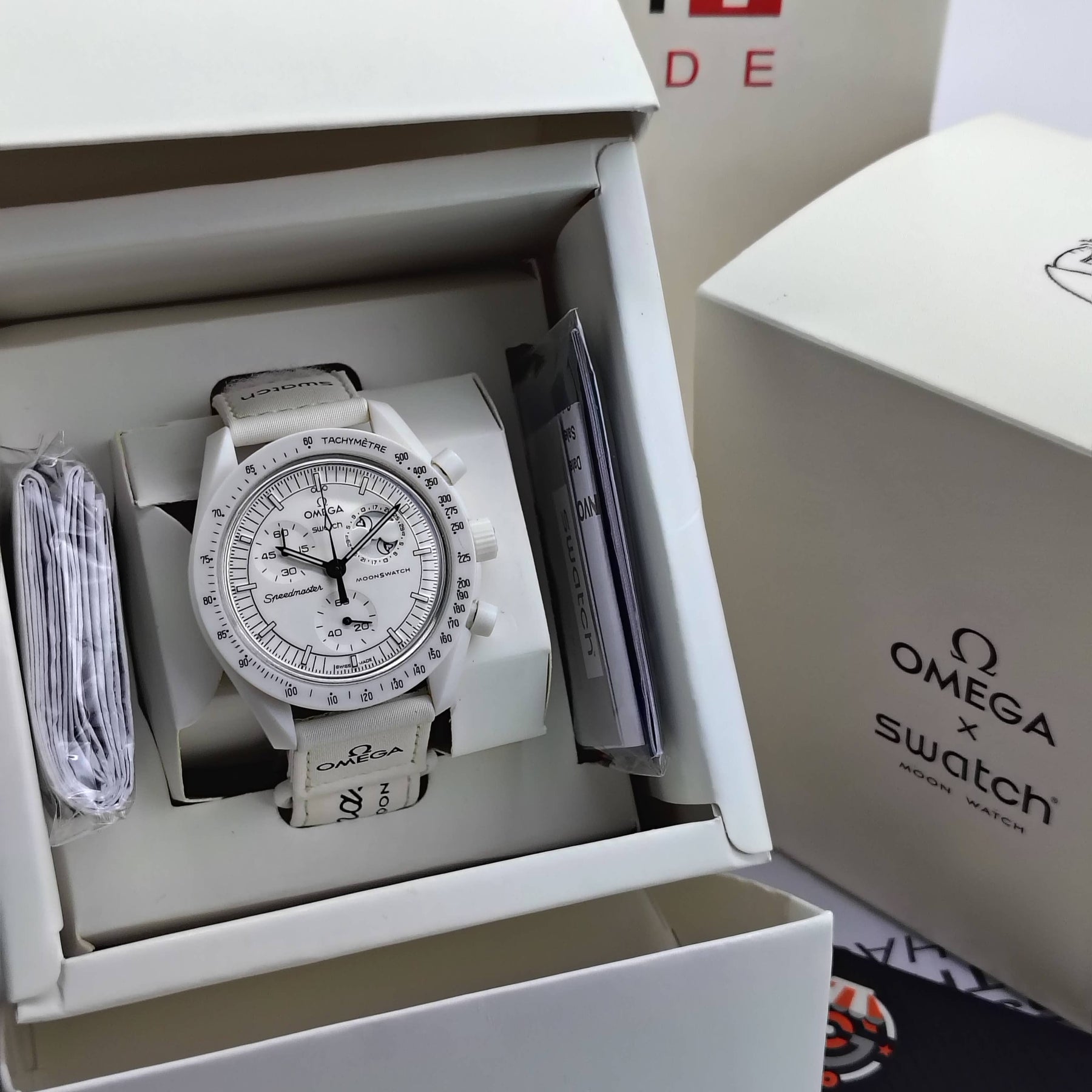 Omega x Swatch - Snoopy Edition - Master Quality - Chrono Graph - 42mm Dial Size - Men's Watch