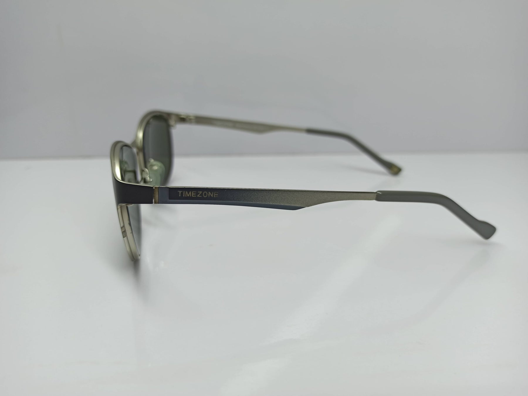 Time Zone - SG61 - Oval - Black/Green - Metal - Budget Sunglass - CHECKOUT